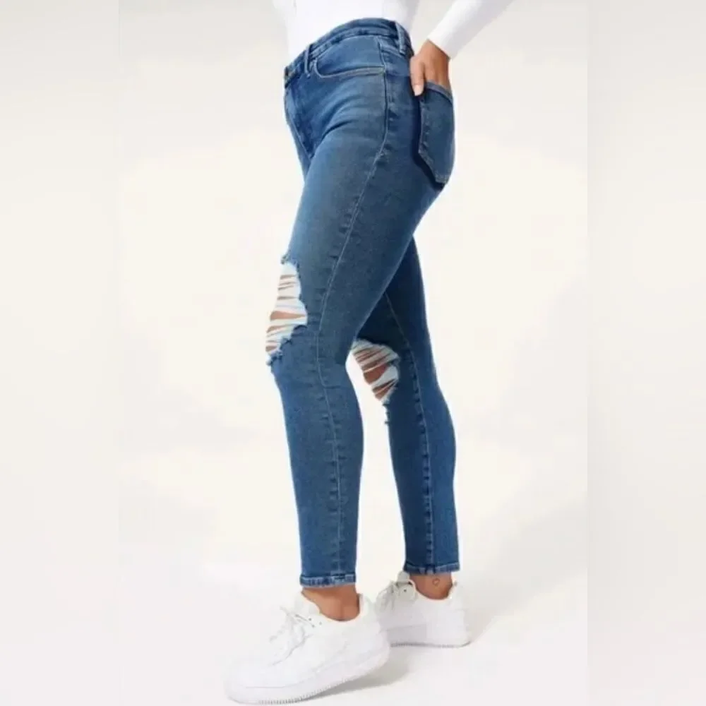 NEW GOOD AMERICAN Good Waist Crop Jean - Shadow Pockets Blue 855 Size 2